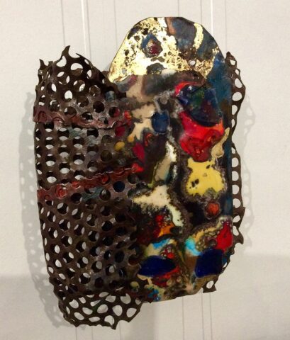Pasquale Fraccalvieri, Ricerca armonica, materiali di scarto, ferro e vetro, 50x50cm. 2019