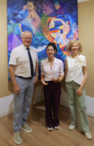 Da sinistra: il professor Erminio Mazzucco, l'artista Alice De Bona, Il vicesindaco di Puos d'alpago Stefania Canei